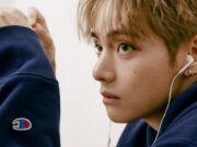 Gaya Personal V BTS Gandeng Champion! dari Hoodie Sampai Celana Olah Raga Semuanya Cool Gaya Personal V BTS Gandeng Champion - sumber foto Champion
