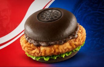 KFC dan Oreo Bikin Burger Ayam dengan Rasa Biskuit, Berani Coba? Kolaborasi KFC dan Oreo - sumber foto KFC China