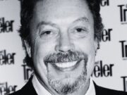 Tim Curry Meninggal Dunia di Usia 80 Tahun, Ini Daftar Peran Ikoniknya! Tim Curry Meninggal Dunia - sumber foto istimewa