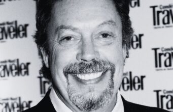 Tim Curry Meninggal Dunia di Usia 80 Tahun, Ini Daftar Peran Ikoniknya! Tim Curry Meninggal Dunia - sumber foto istimewa