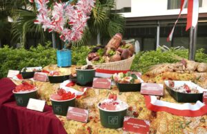 Nikmati Kuliner Nusantara Bernuansa Kemerdekaan dan Live Music di Teras Gajah Mada Nikmati Kuliner Nusantara Bernuansa Kemerdekaan dan Live Music di Teras Gajah Mada