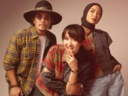 Setelah 18 Tahun Bersama Label, KOTAK Buka Era Baru sebagai Band Independen Lewat Single “YOLO” Setelah 18 Tahun Bersama Label, KOTAK Buka Era Baru sebagai Band Independen Lewat Single “YOLO”