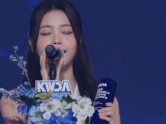 Carmen Hearts2Hearts Bikin Sejarah di KWDA 2026, Jadi Idol Indonesia Pertama Raih Female Solo Popularity Award Carmen Hearts2Hearts membawa pulang trofi Female Solo Popularity Award di K-World Dream Awards (KWDA) 2026 - sumber foto ss/KWDA