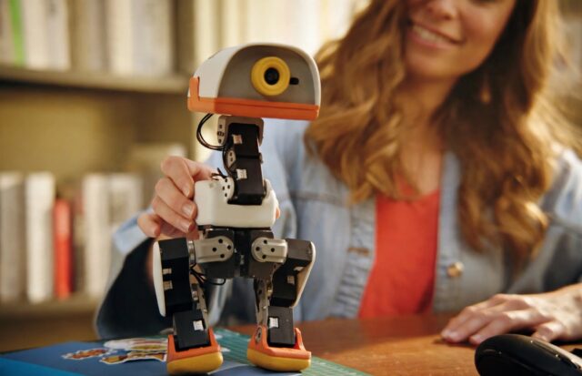 Microduck robot bebek - sumber foto microduck.net Microduck robot bebek - sumber foto microduck.net