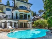 Selena Gomez Jual Rumah Mewah di LA Seharga Rp85 Miliar, Ini Isi Huniannya Selena Gomez Jual Rumah Mewah di LA Seharga Rp85 Miliar, Ini Isi Huniannya