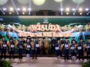 Menpar Dorong Wisudawan Poltekpar NHI Bandung Jadi Generasi Pariwisata Yang Kritis dan Berintegritas Menpar Dorong Wisudawan Poltekpar NHI Bandung Jadi Generasi Pariwisata Yang Kritis dan Berintegritas
